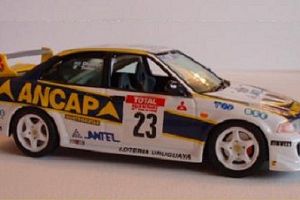 Photo de la miniature - Mitsubishi   Trelles